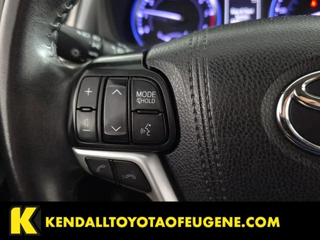 Used 2019 Silver Toyota XLE image 15