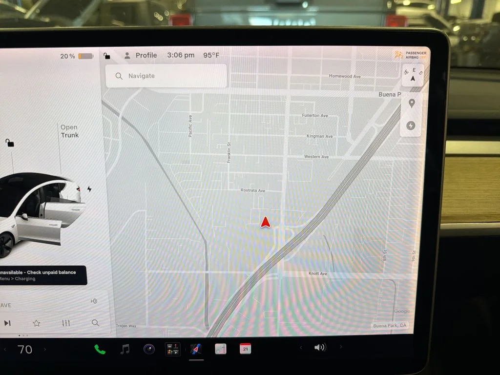 Used 2019 White Tesla Standard Range Plus image 20