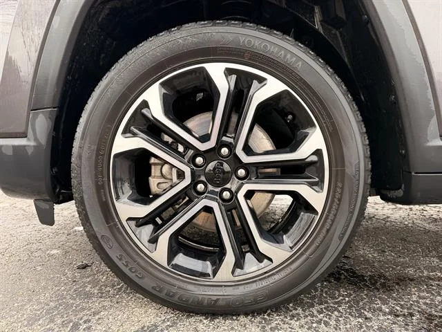 Used 2022 GRAY Jeep Limited image 9