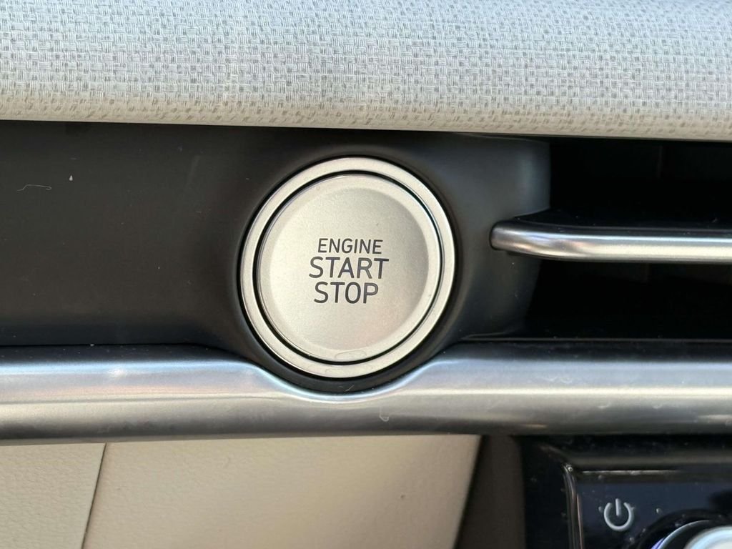 Certified Used 2025 Green Hyundai SEL Convenience image 26
