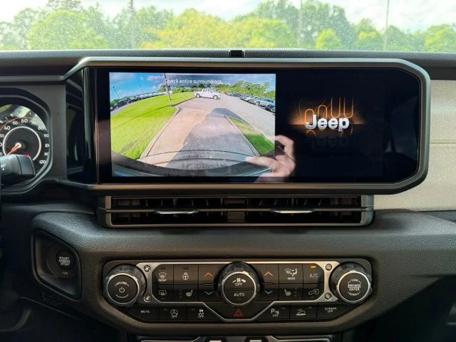 New 2026 Earl Clearcoat Jeep Sport S image 19