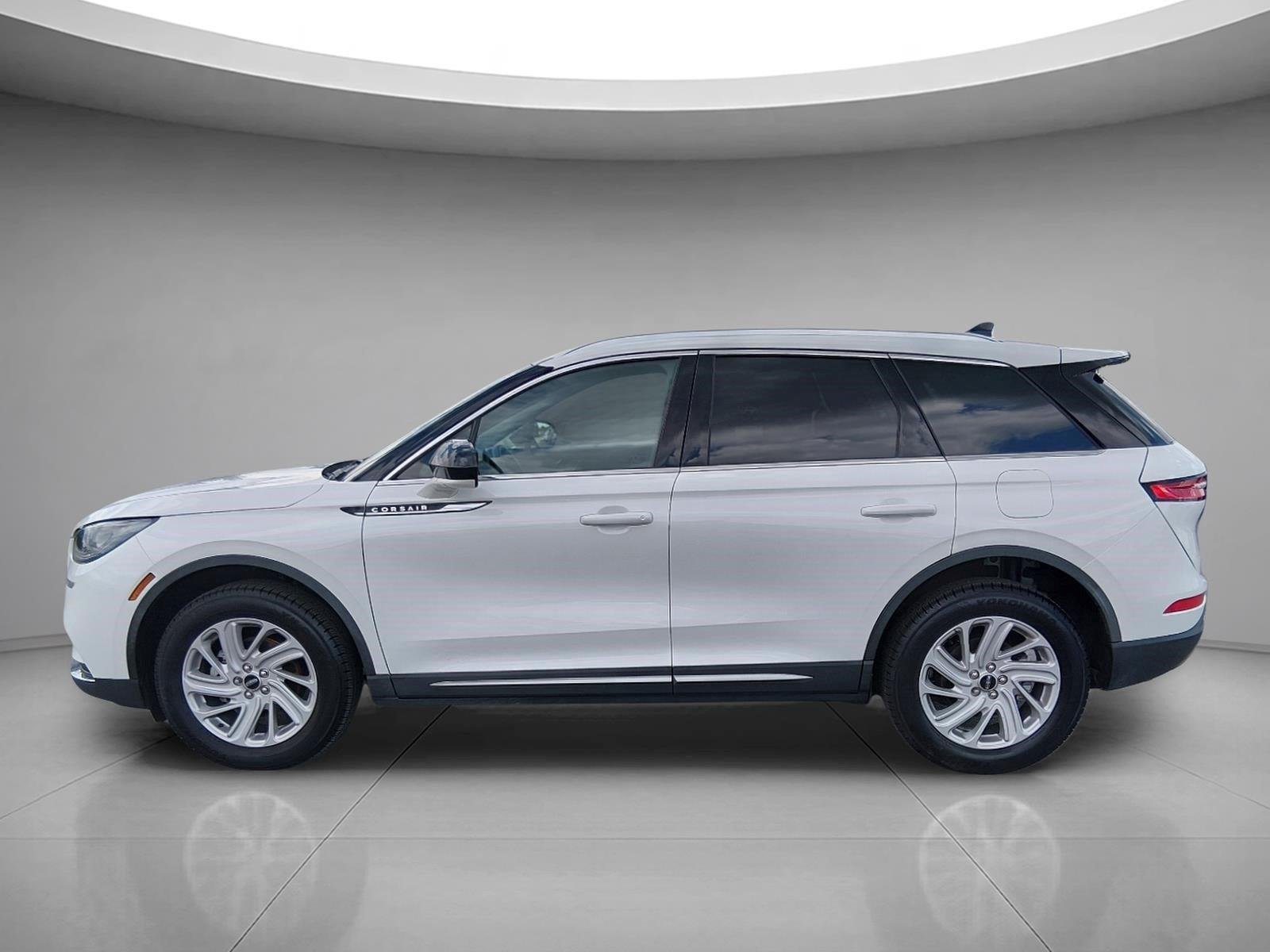 Used 2022 Pristine White Metallic Tri-Coat Lincoln Standard image 2