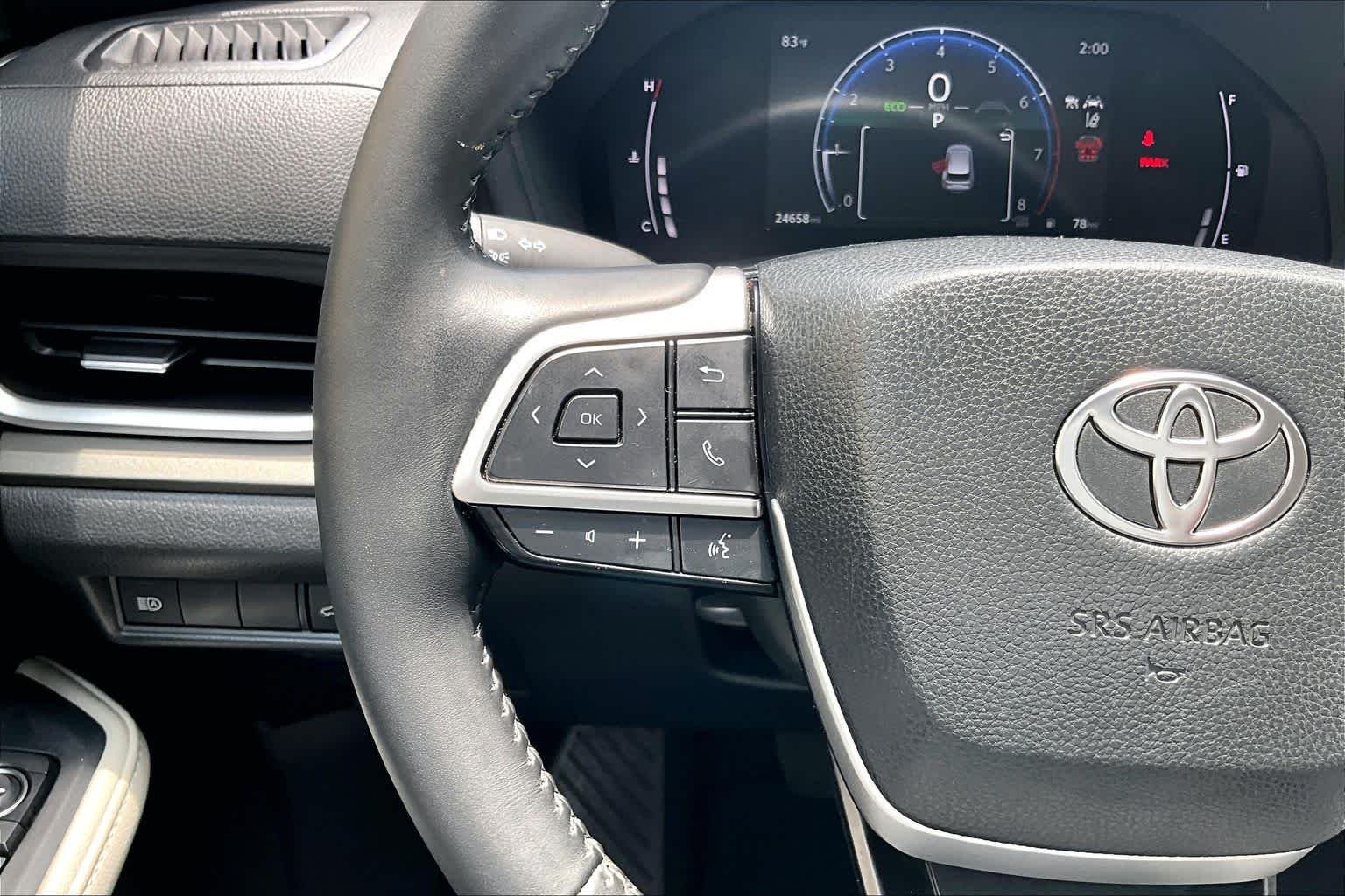 Used 2024 Wind Chill Pearl Toyota XLE image 24