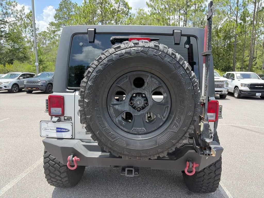 Used 2008 Silver Jeep Unlimited X image 5