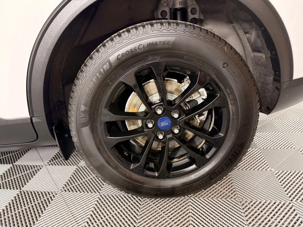 Used 2020 White Ford SE Sport image 15
