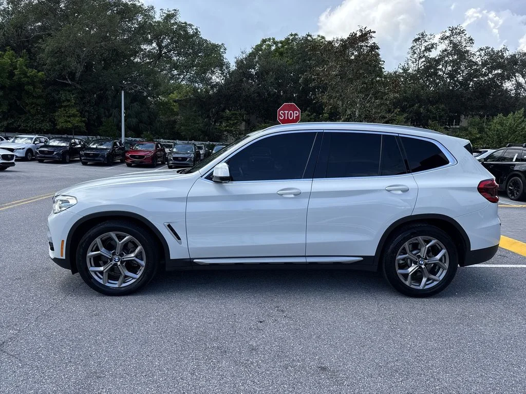 Used 2021 Alpine White BMW sDrive30i image 11
