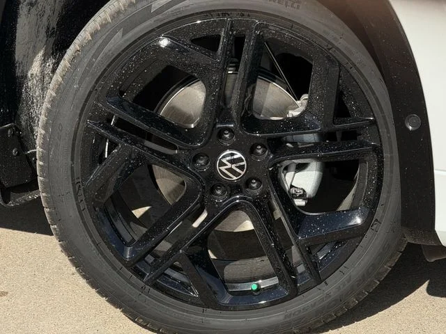 New 2026 White Volkswagen 2.0T SE R-Line Black image 6