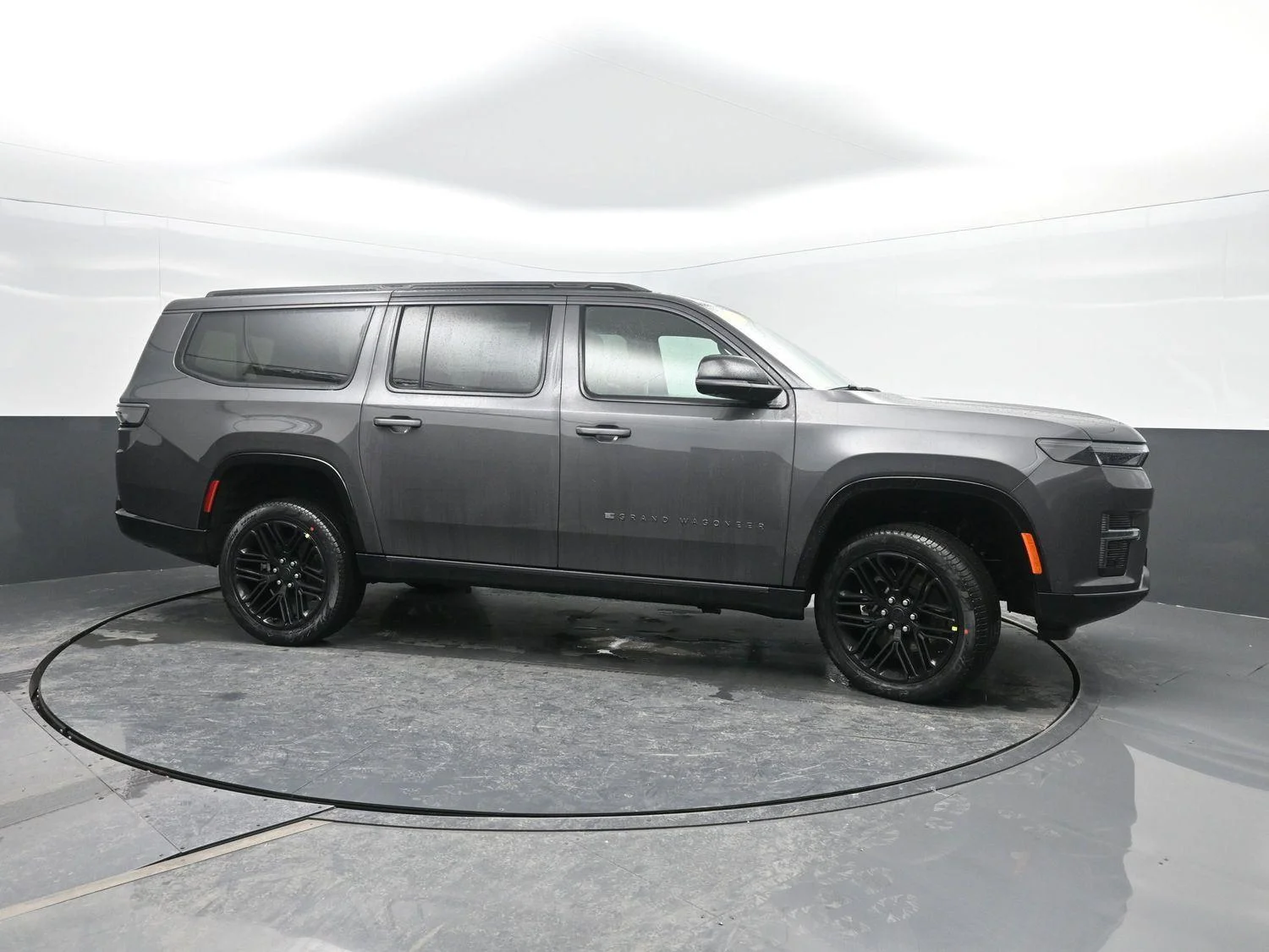 New 2026 Baltic-Gray Metallic Clear-Coat Exterior Paint Jeep Limited Reserve image 3