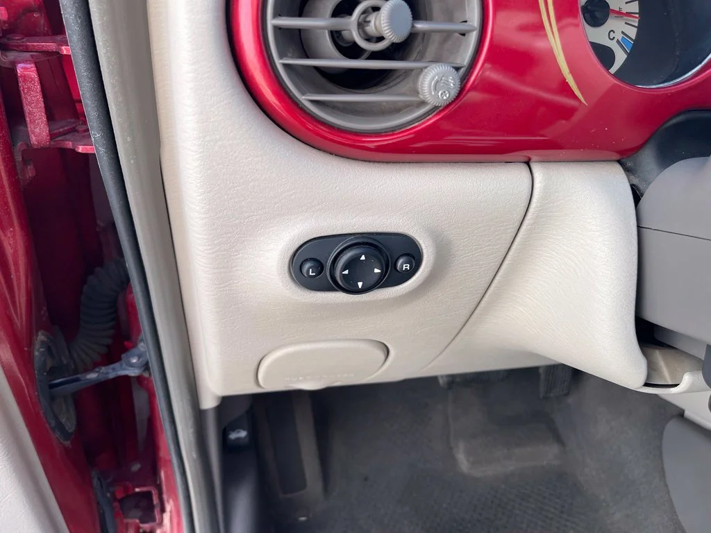 Used 2001 Red Chrysler  image 13