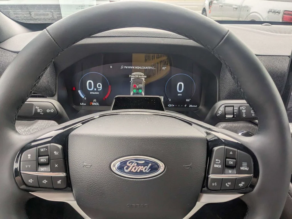 New 2026 Star White Metallic Tri-Coat Ford Platinum™ image 30