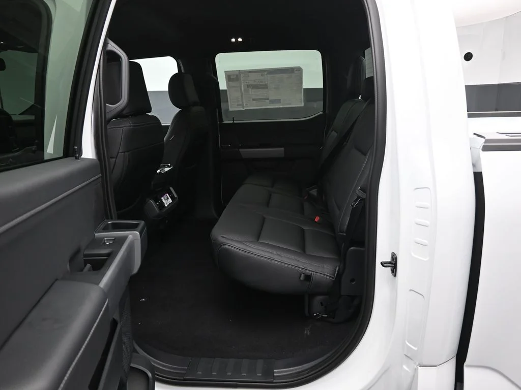 New 2026 Oxford White Ford XLT image 19