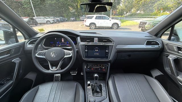 Used 2023  Volkswagen 2.0T SE R-Line Black image 34