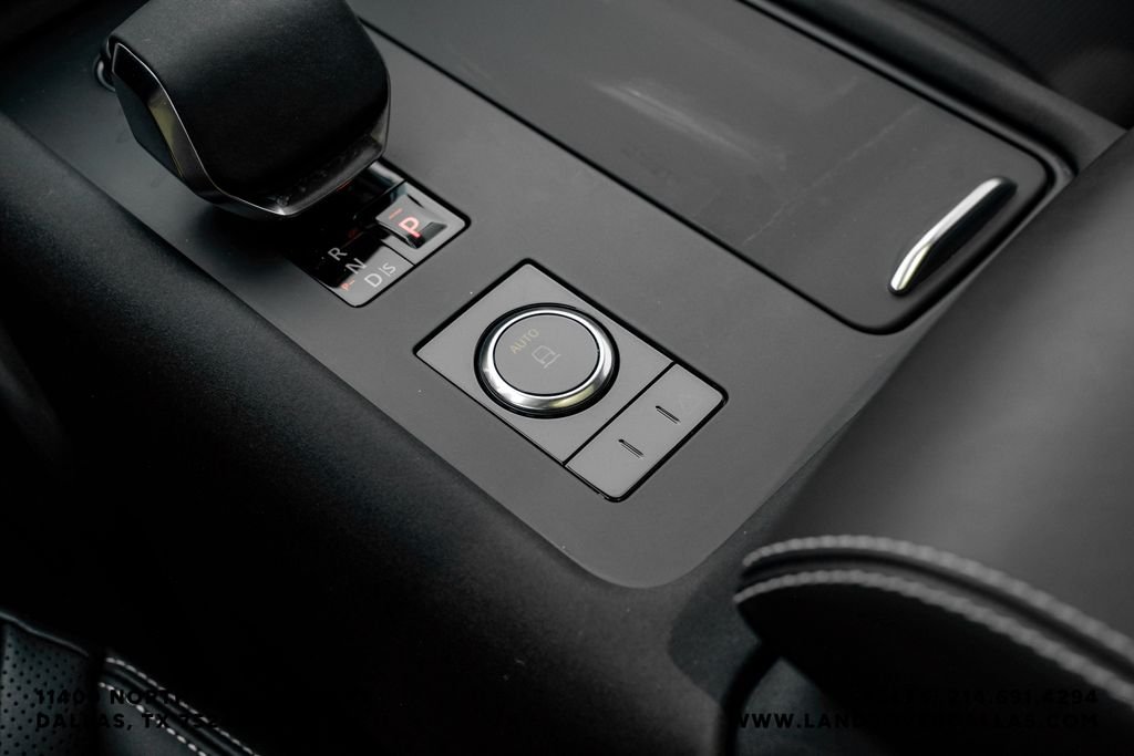 Certified Used 2025 Black Land Rover Metropolitan Edition image 31