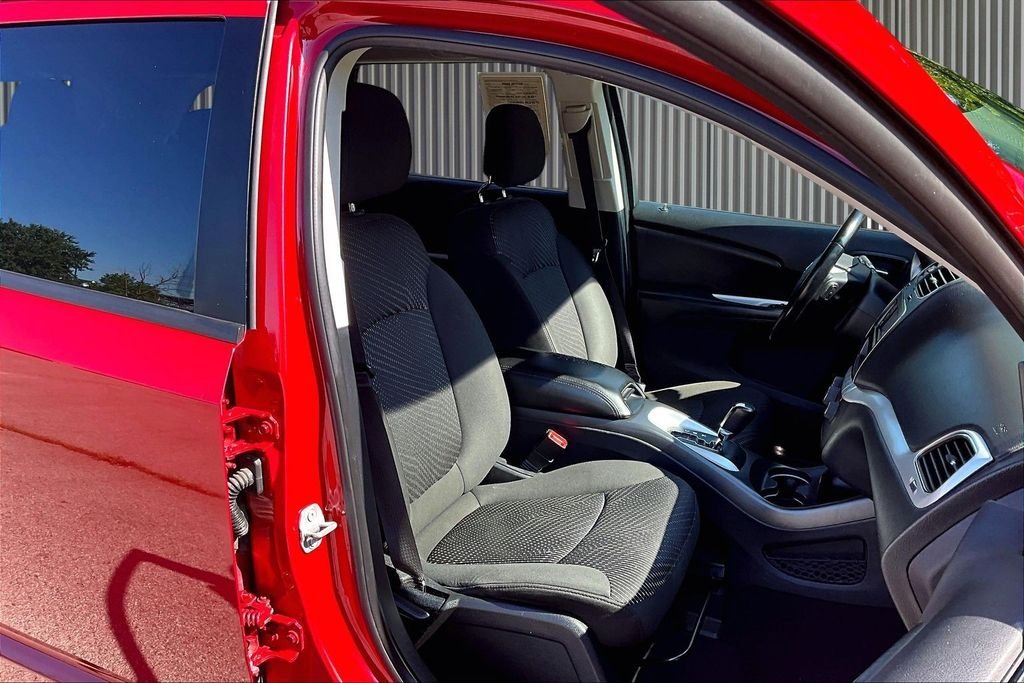 Used 2020 Red Dodge SE image 8