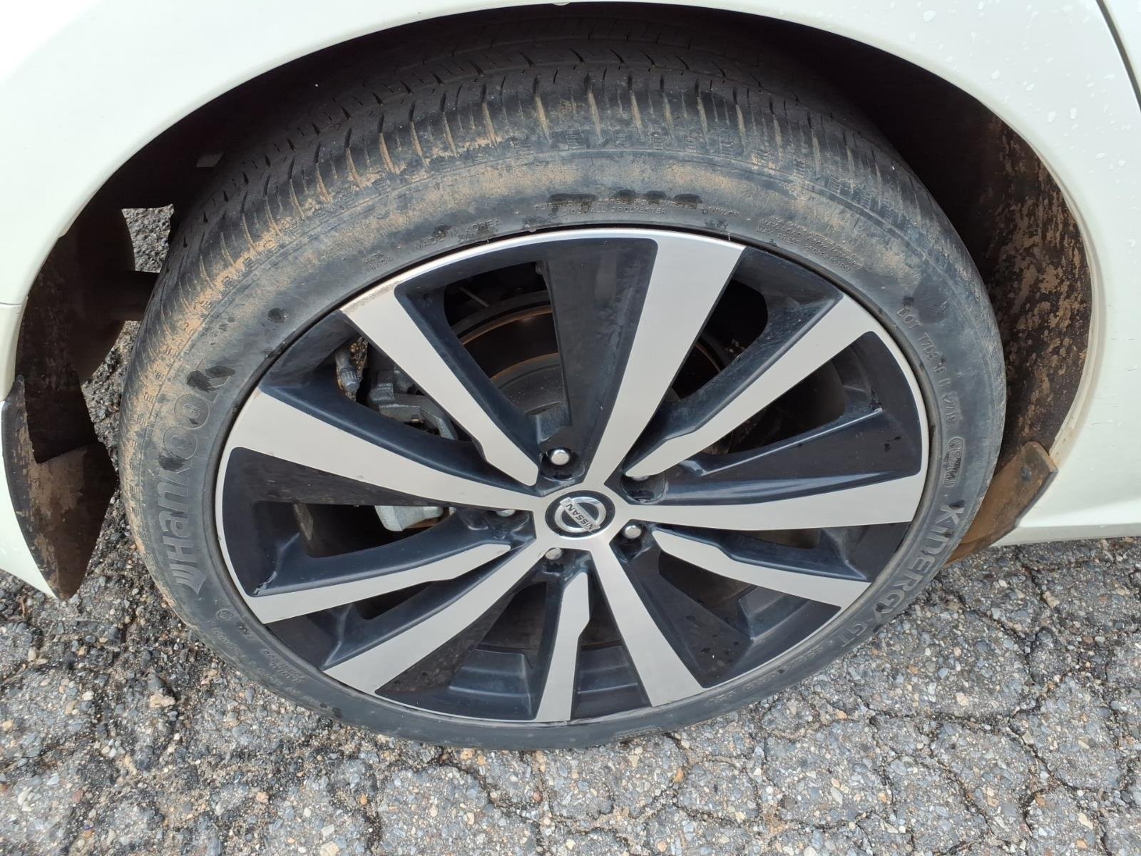 Used 2020 Pearl White Tricoat Nissan 2.0 Platinum image 8