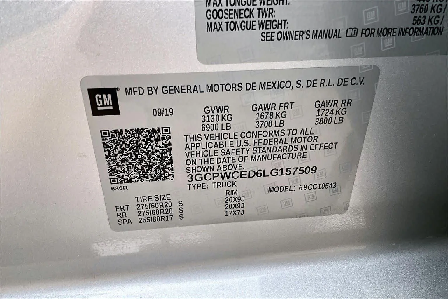 Used 2020 Silver Ice Metallic Chevrolet LT image 32