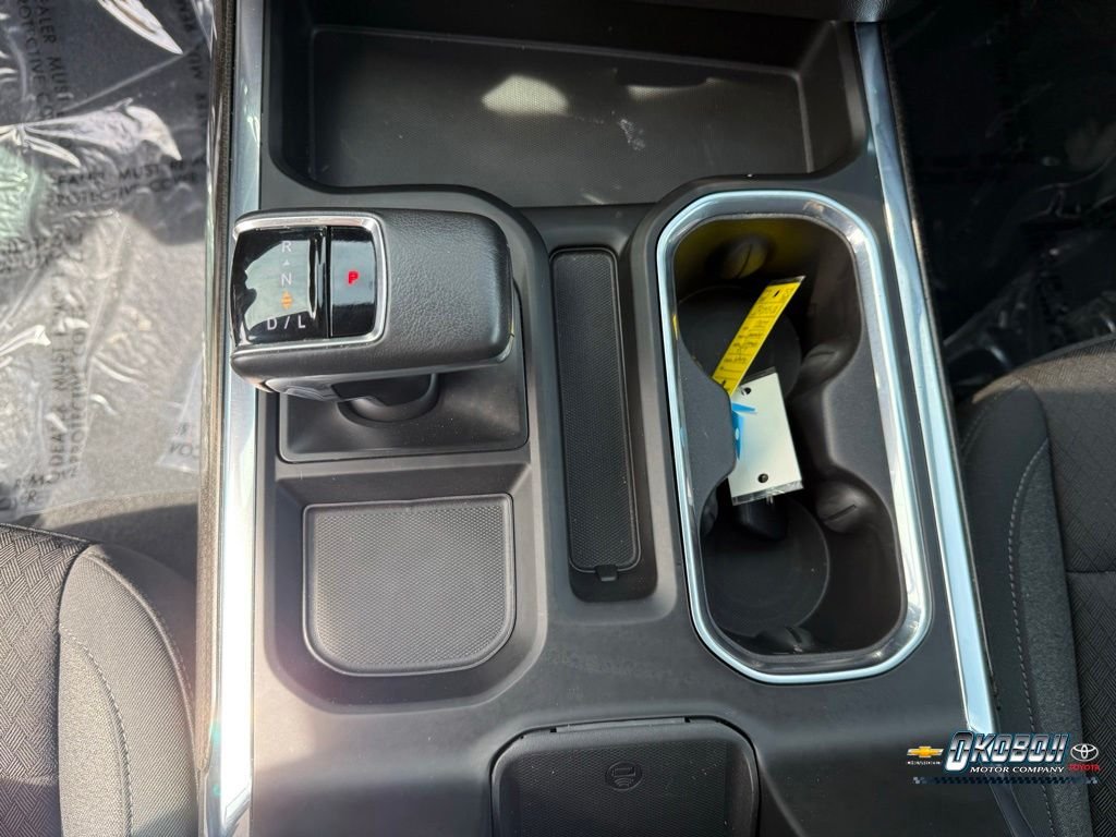 Used 2022 White Chevrolet RST image 14