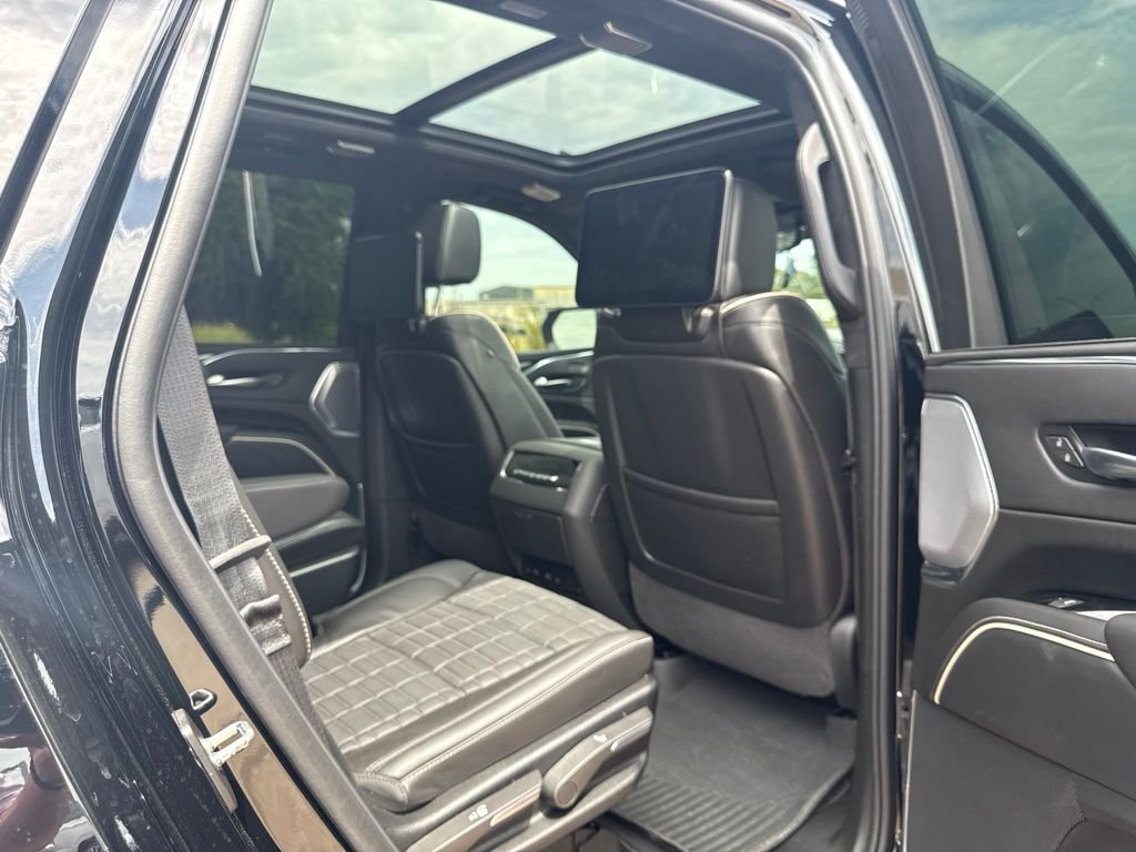 Used 2024 Black Cadillac V-Series image 7