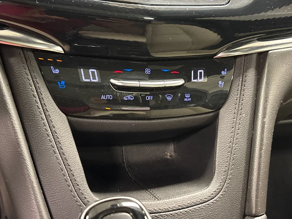 Used 2020 CRYSTAL WHITE TRICOAT Cadillac AWD Sport image 40