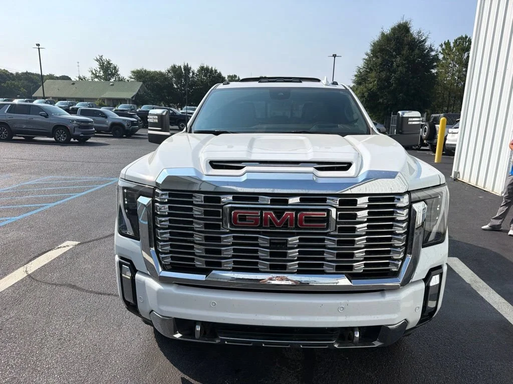Used 2025 Summit White GMC Denali image 2