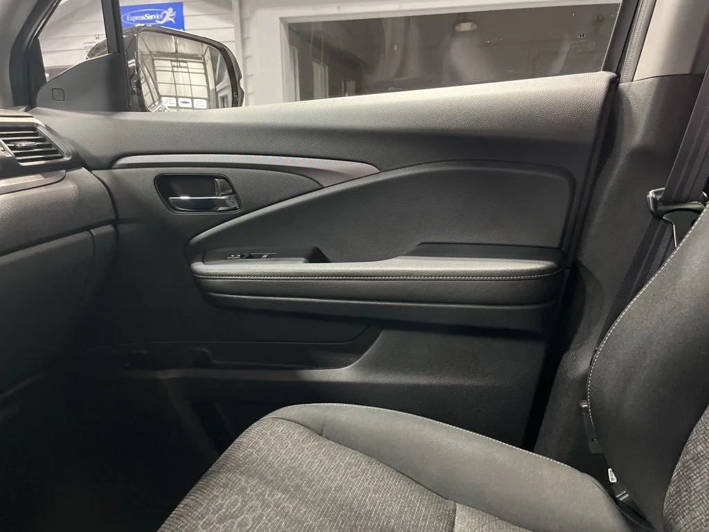 2024 Honda Ridgeline Sport - Photo 17