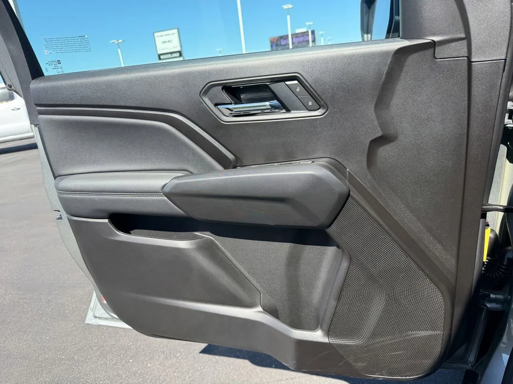 New 2026 Sterling Metallic GMC Elevation image 15