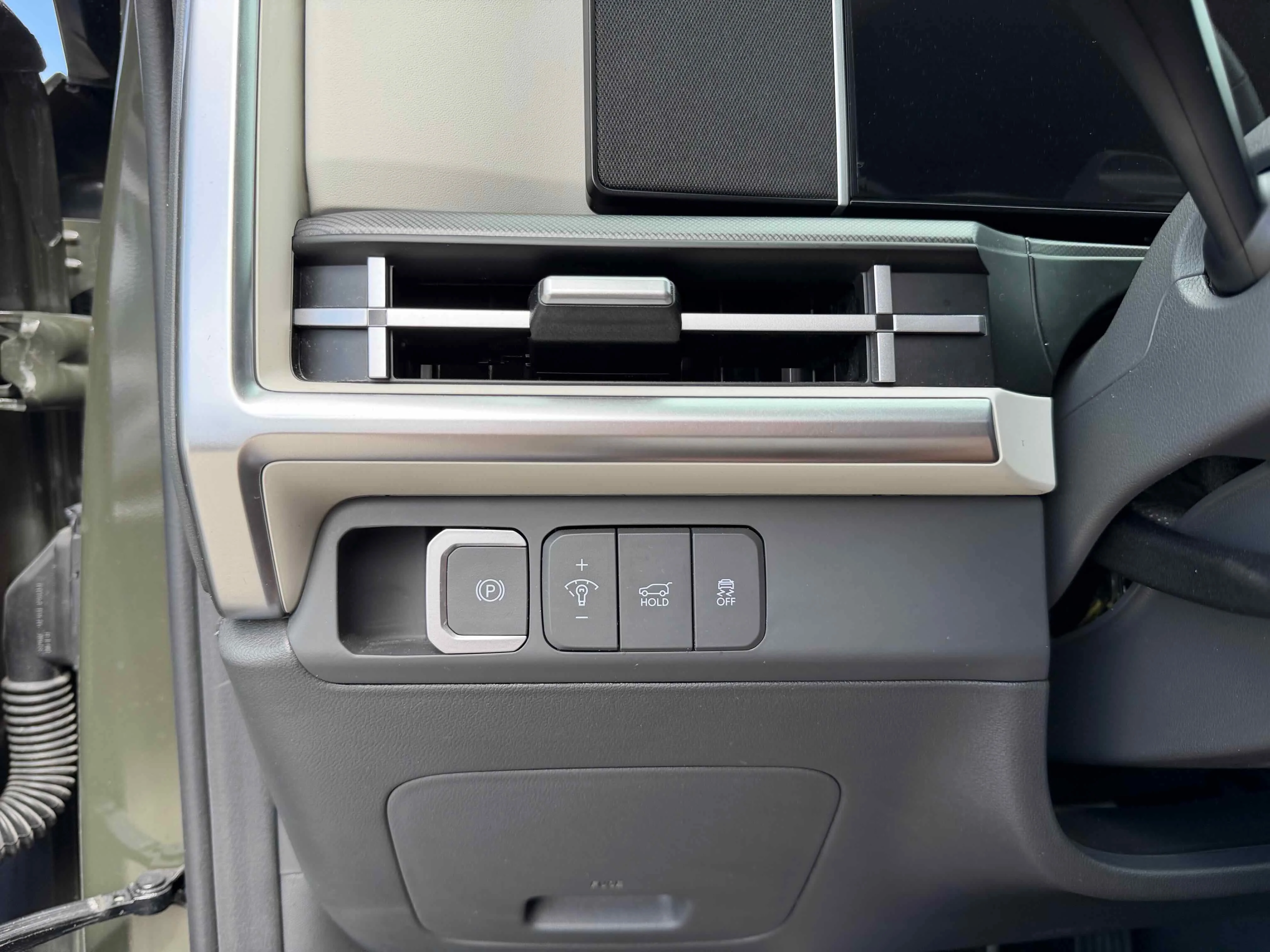 Used 2025 Rockwood Green Hyundai SEL image 23