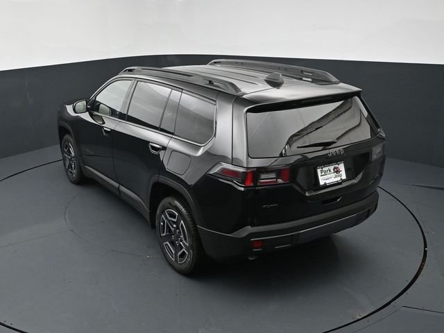 New 2026 Diamond Black Crystal Pearl-Coat Exterior Paint Jeep Limited image 16