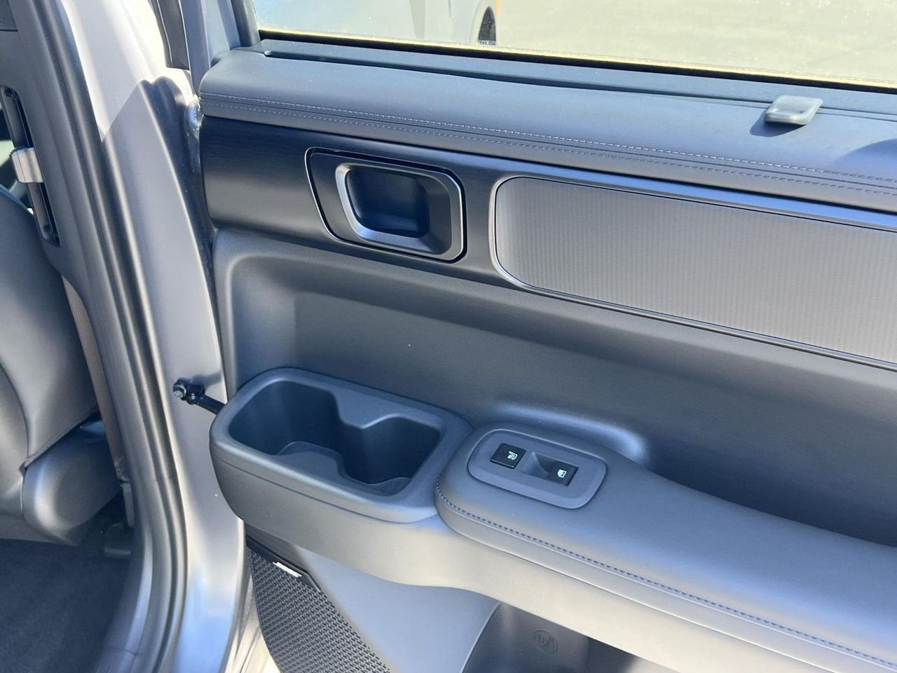 New 2026 Ecotronic Gray Matte Hyundai Calligraphy image 53