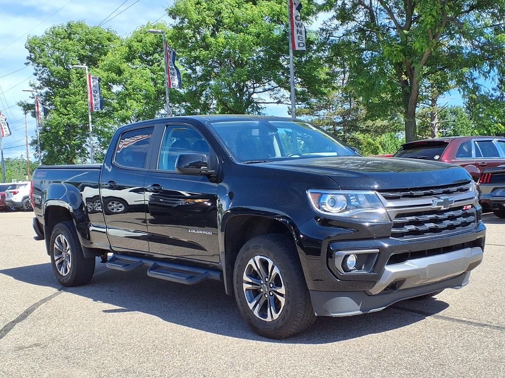 Used 2022 Black Chevrolet Z71 image 3