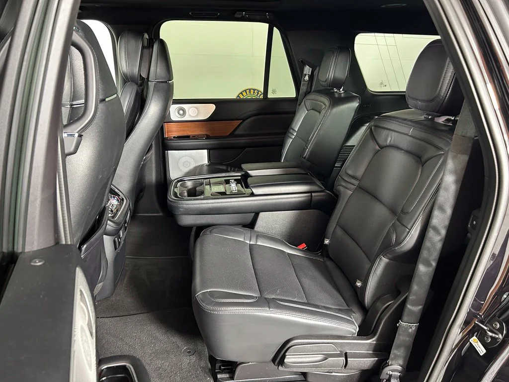 Used 2019  Lincoln Reserve image 17