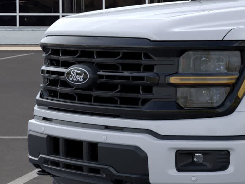New 2026 Oxford White Ford XLT image 17