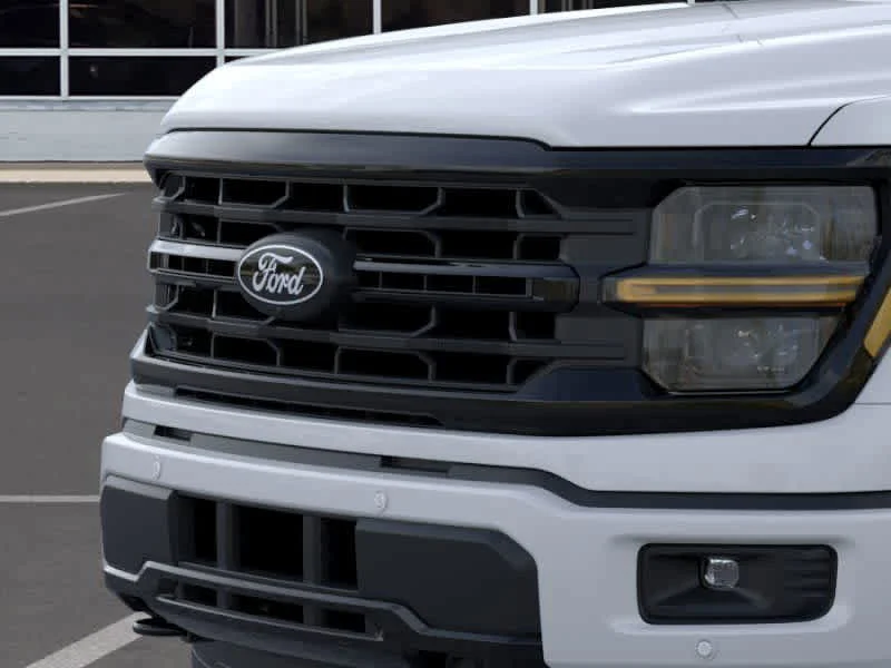 New 2026 Oxford White Ford XLT image 17