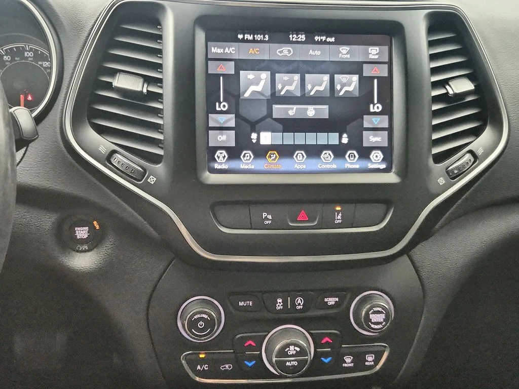 Certified Used 2021 Blue Jeep Latitude Lux image 28