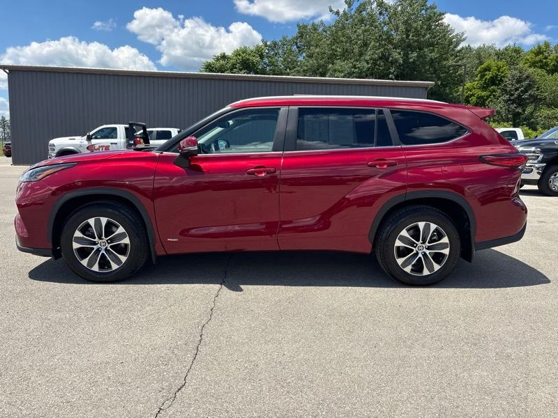 Used 2023 Red Toyota XLE image 6