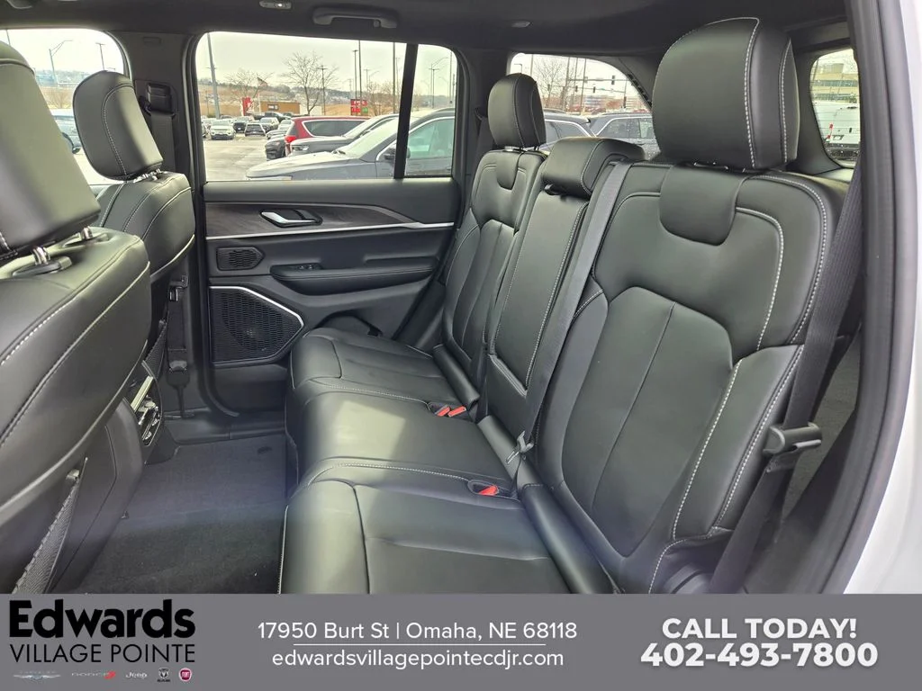New 2026 Bright White Clear-Coat Exterior Paint Jeep Limited image 27
