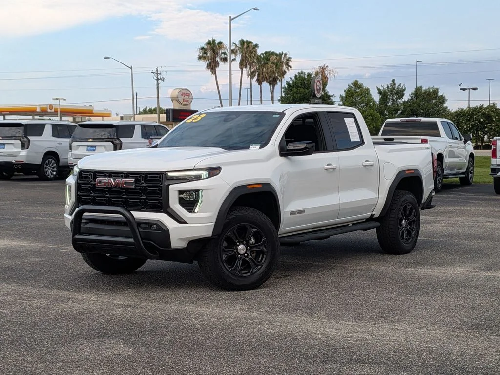 Used 2023 White GMC Elevation image 1