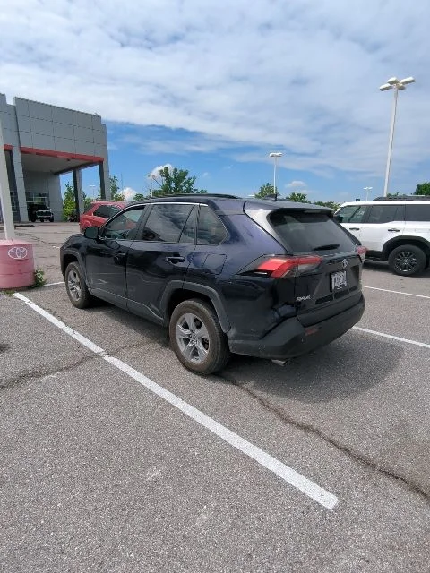 Used 2024  Toyota XLE image 9