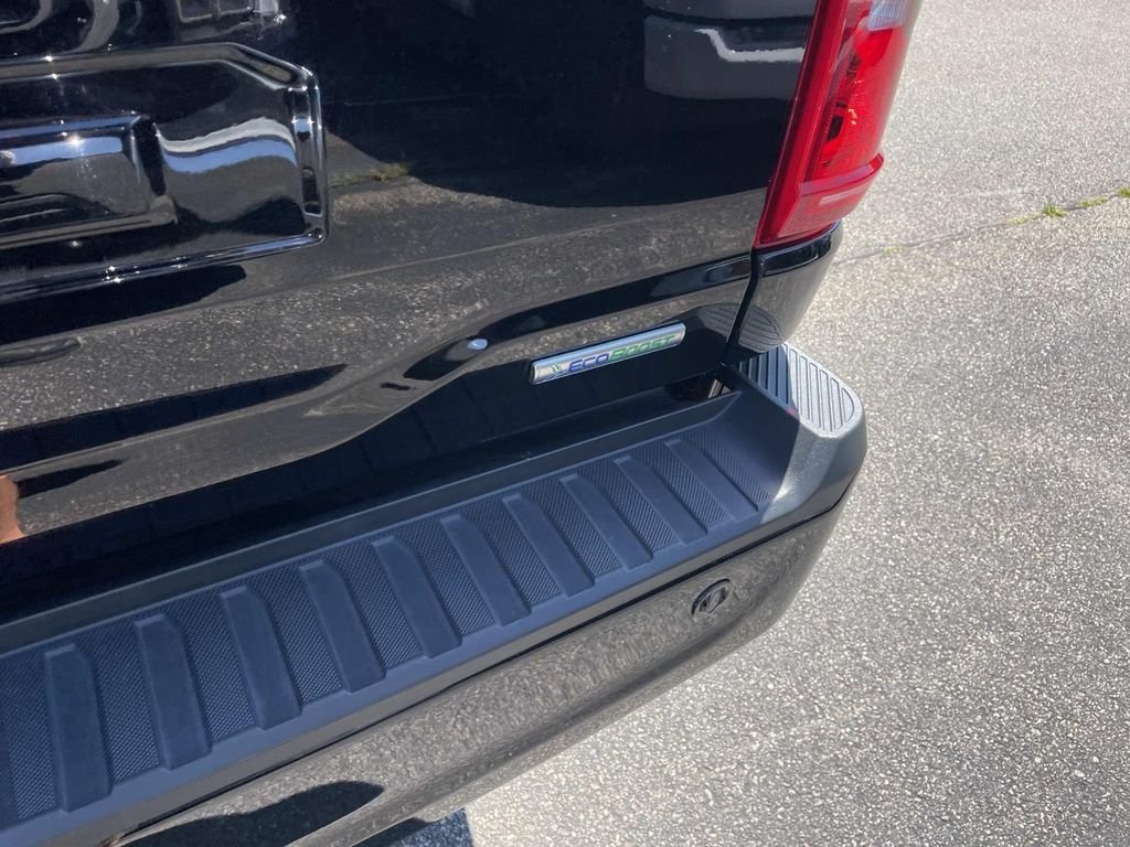 Used 2021 Black Ford XL image 5