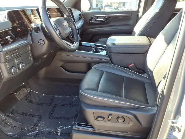 Used 2025 Sterling Gray Metallic Chevrolet Premier image 17