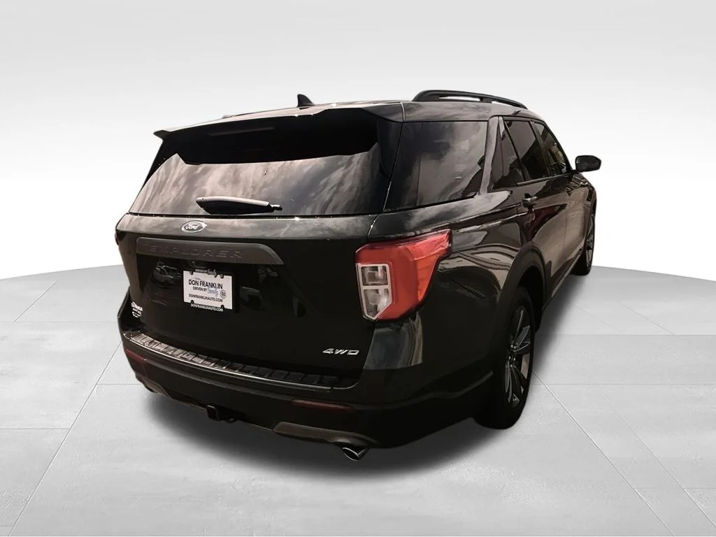 Used 2023 Green Ford XLT image 10