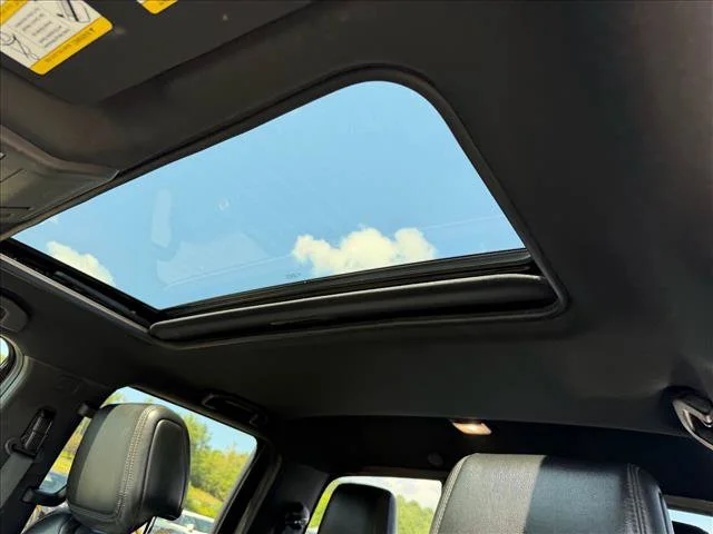 Used 2022 Blue Nissan PRO-4X image 17