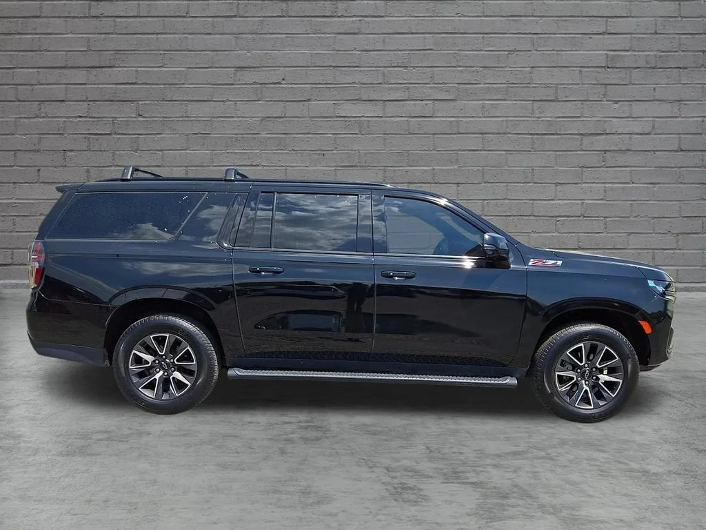 Used 2022 Black Chevrolet Z71 image 13