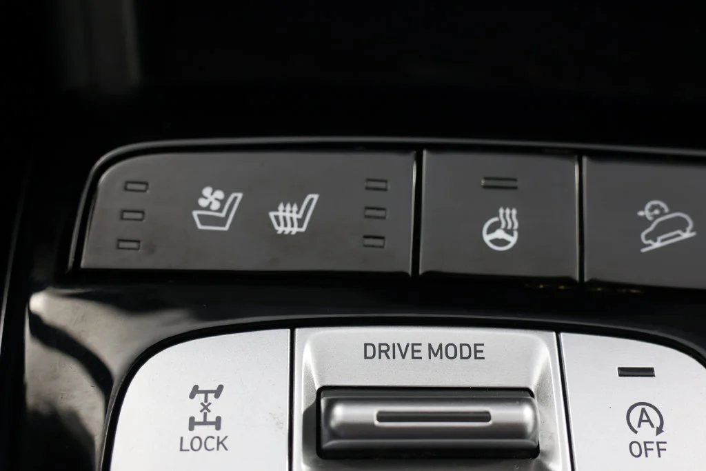 Used 2024 Black Pearl Hyundai Limited image 16