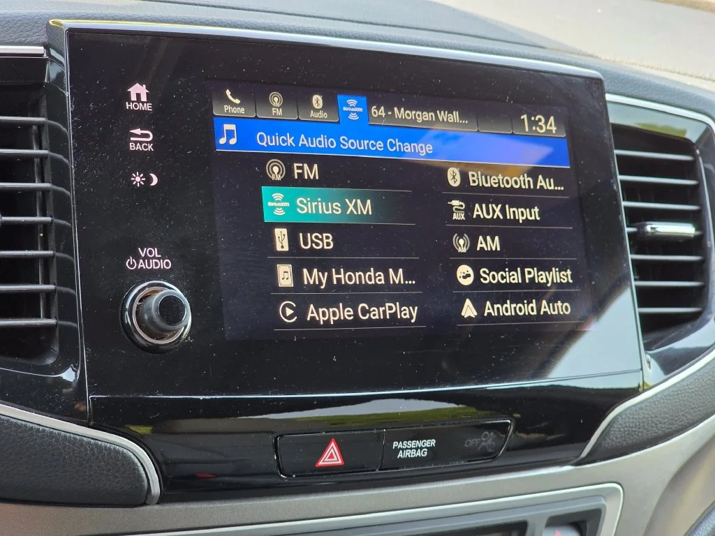 Used 2023 Silver Honda EX-L image 41