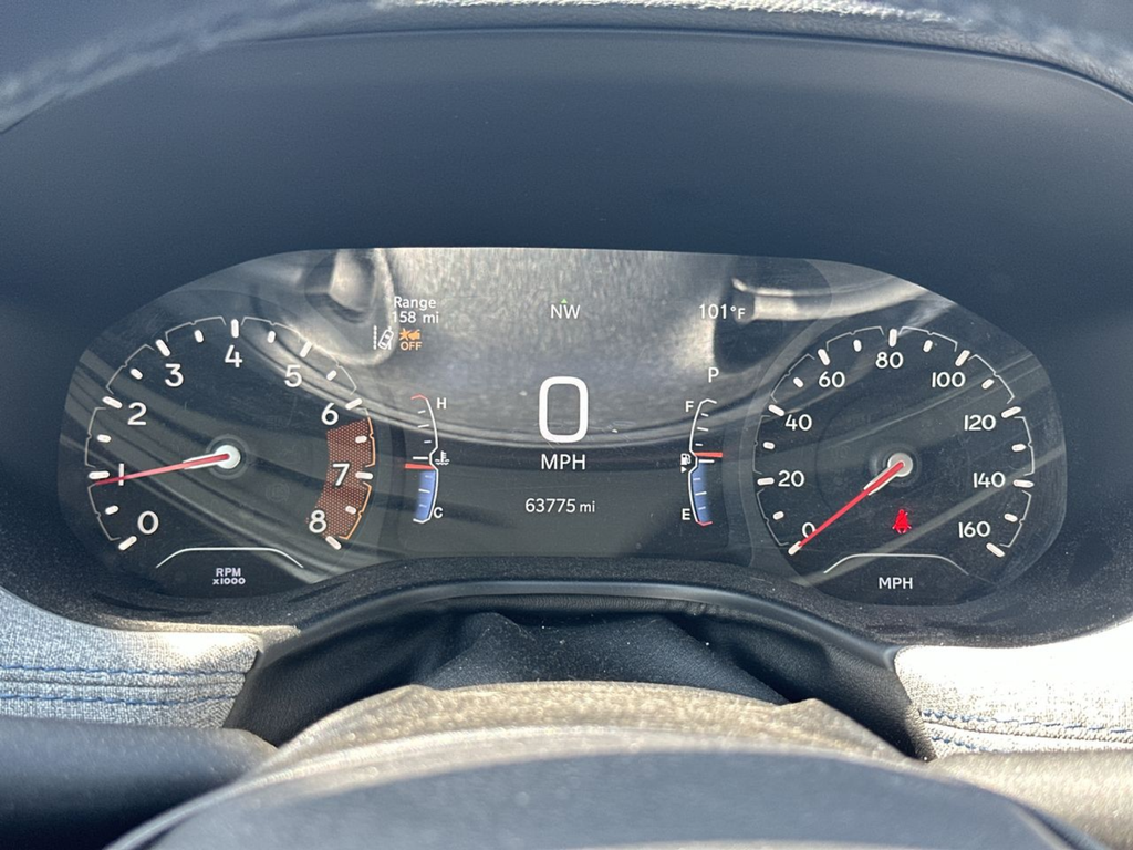 Used 2022 Black Jeep Latitude image 31