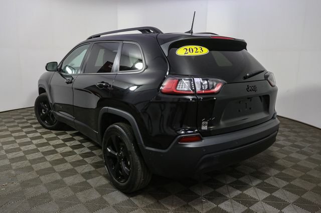 Used 2023 Black Jeep Altitude image 7