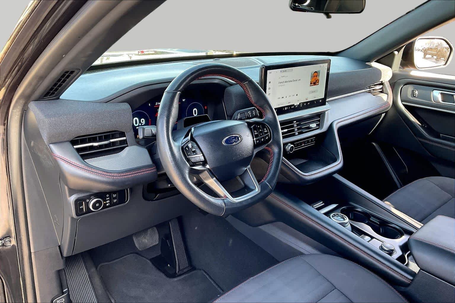 Used 2025 Agate Black Ford ST-Line image 17