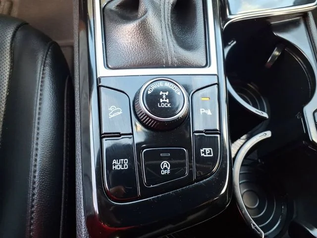 Used 2024 Red Kia X-Line image 16