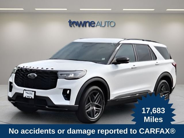 Used 2025 White Metallic Ford ST-Line image 1